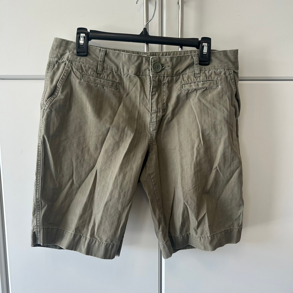 Old Navy Womens Low Waist Bermuda Shorts Olive Green Herringbone Chino Size 10
